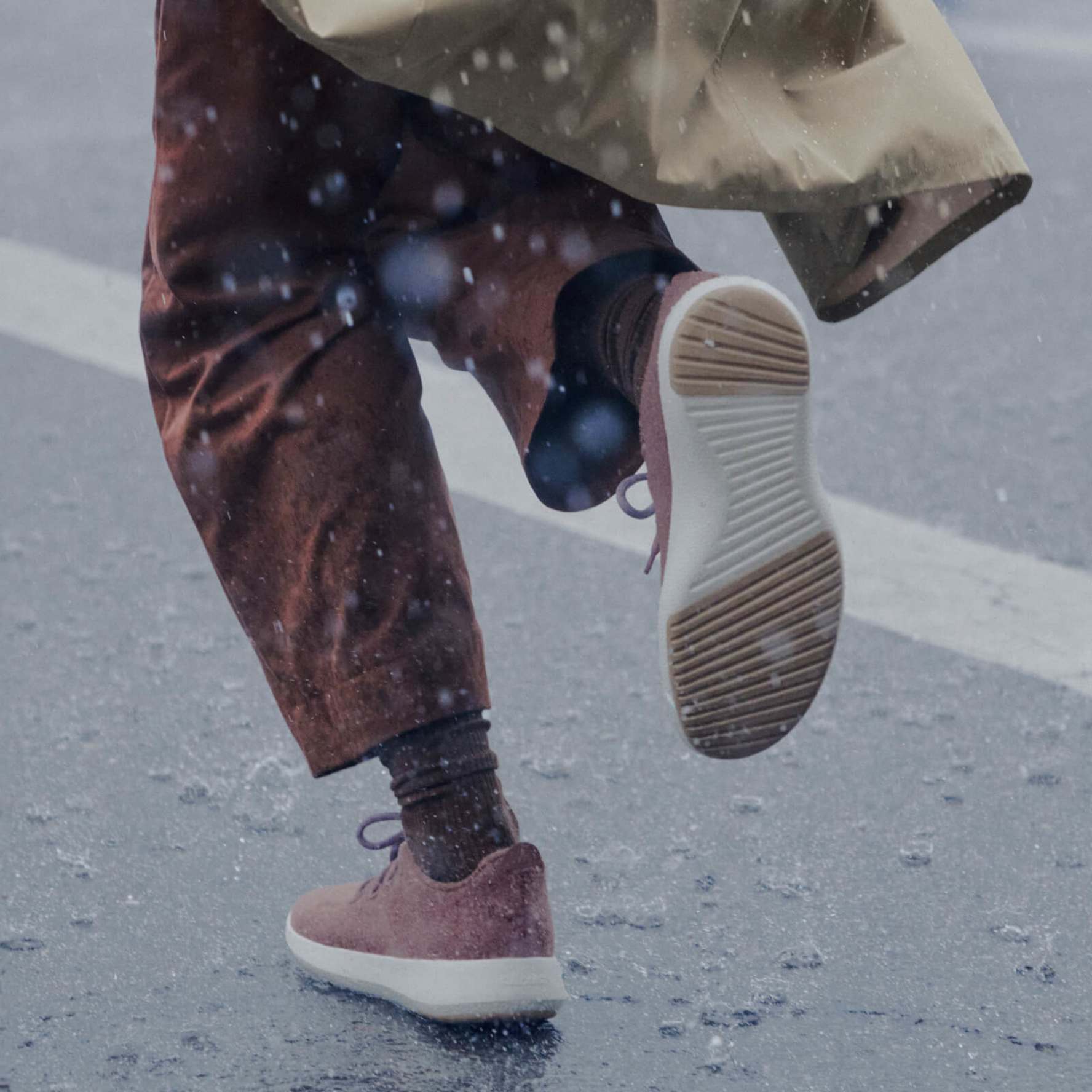 Men's Wool Runner Mizzle - Dark Grey (Light Grey Sole)