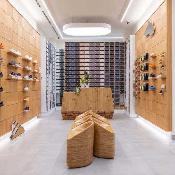 Can you buy cheap allbirds in stores