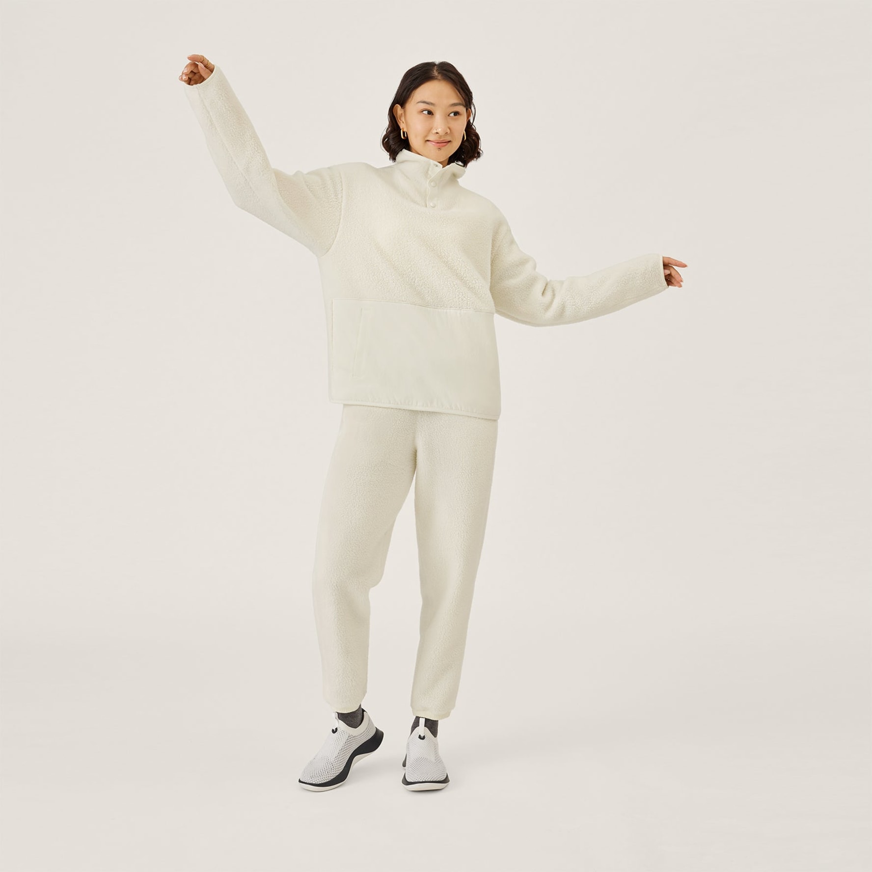 Women s Fluff Fleece Pullover Natural White Blizzard