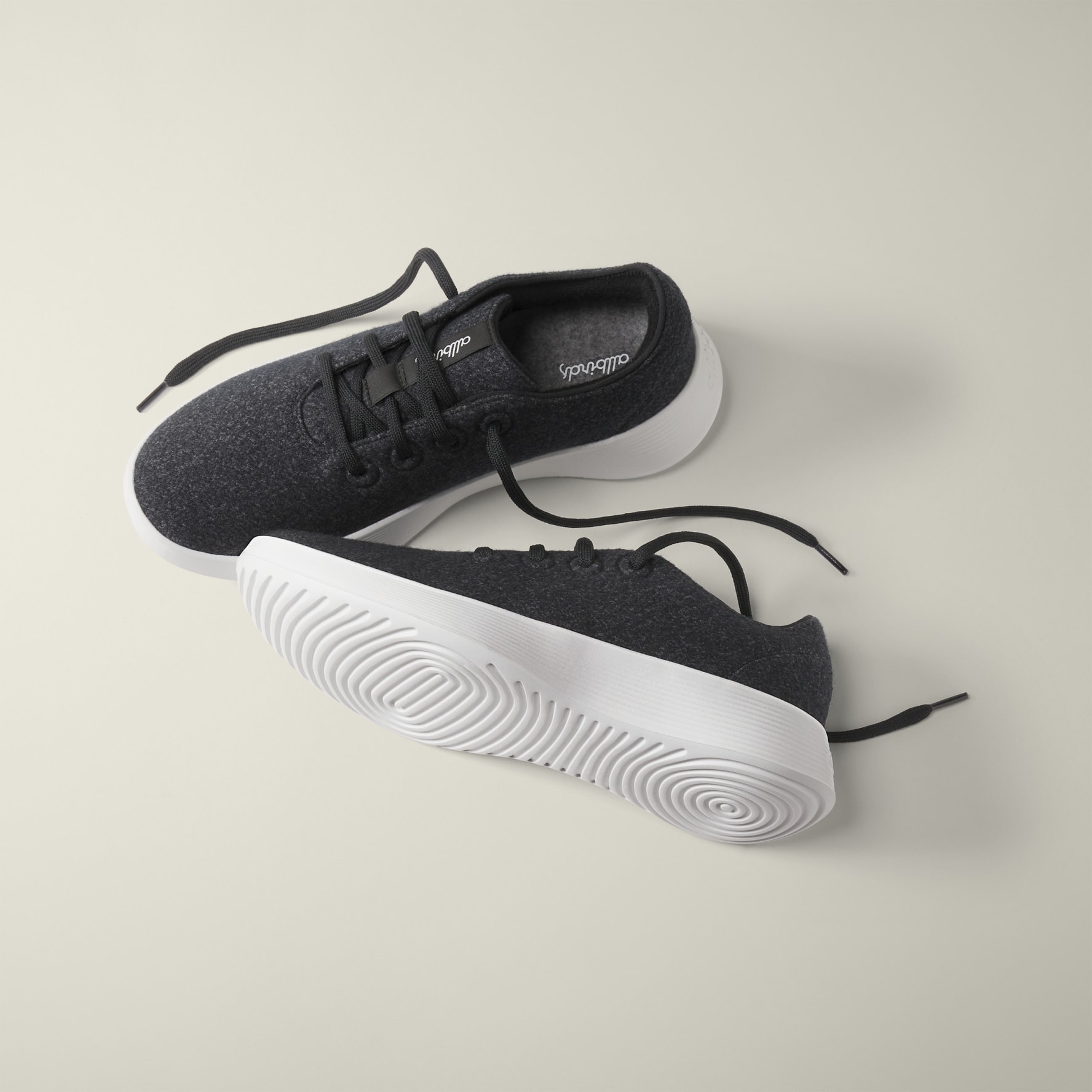 Allbirds wool hotsell runners black
