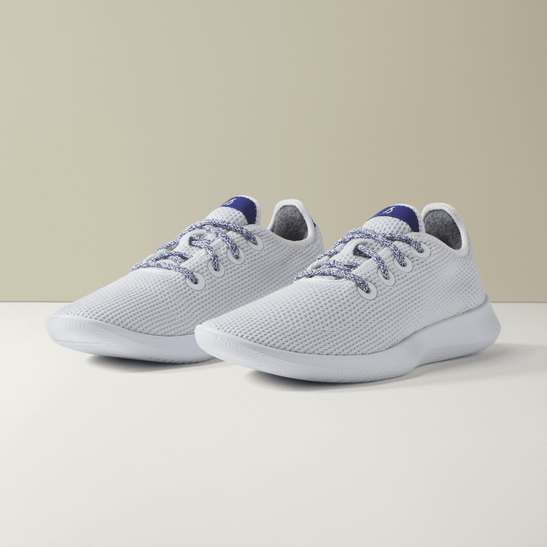 Tennis shoe deals tree