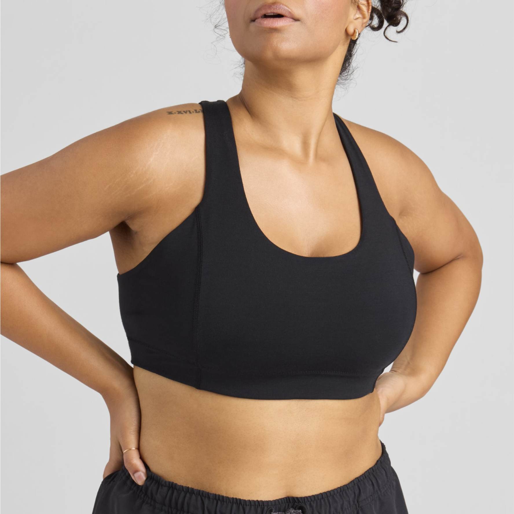 Cropped sports bra discount