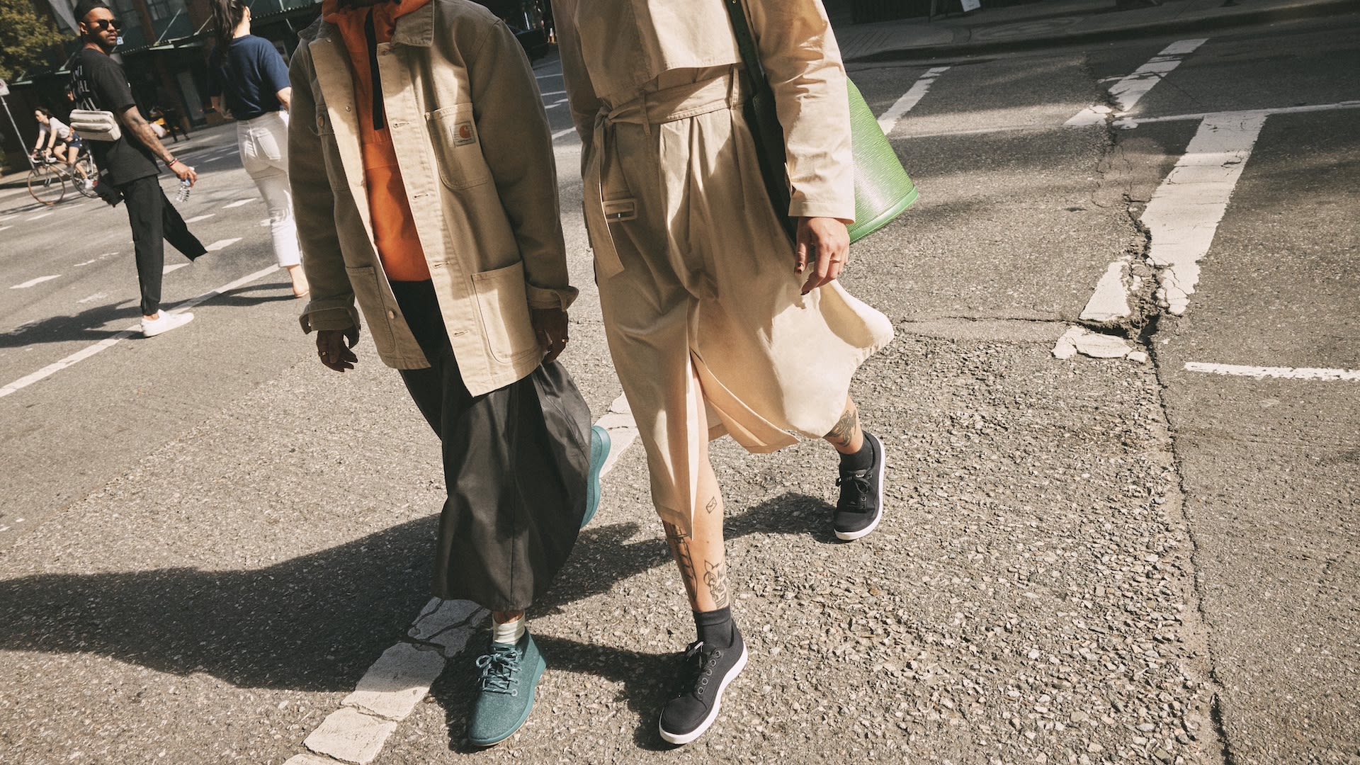 stylish walking shoes for travel mens