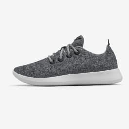 grey tennis shoes