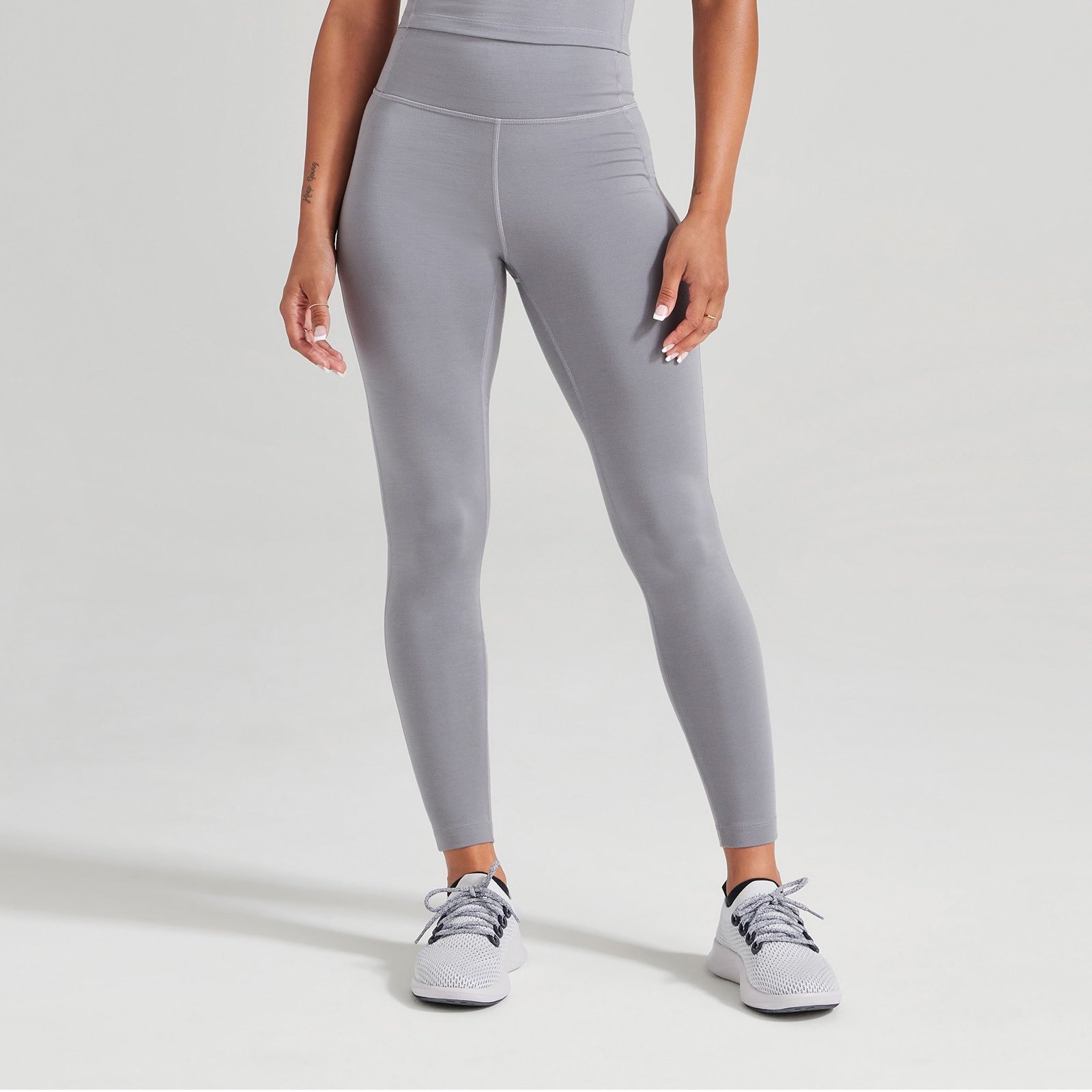 21Q3 perform-apparel custom-collection-page-crops-W 1600x1600 02