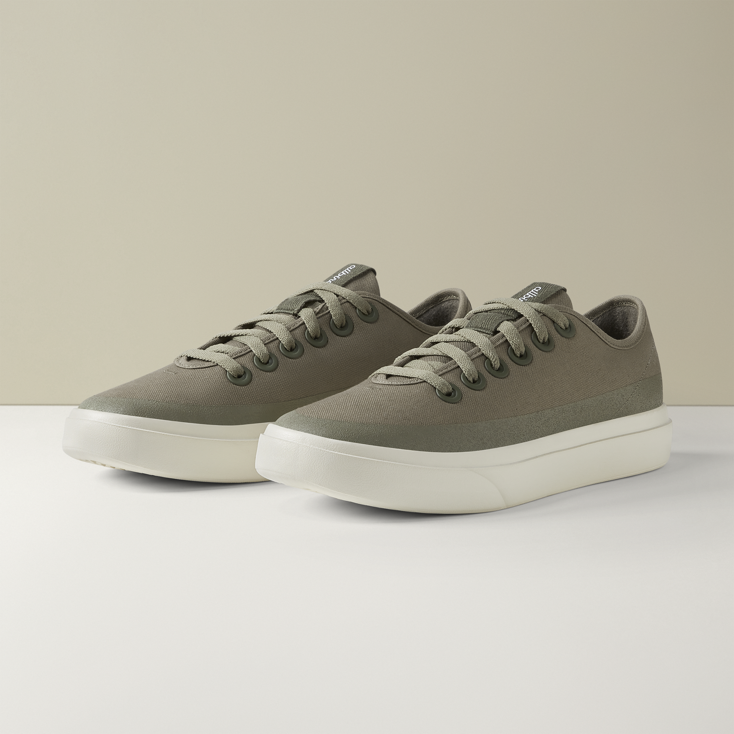A10718 S24Q2 Canvas Piper 2 Rugged Green Stony Cream SVP