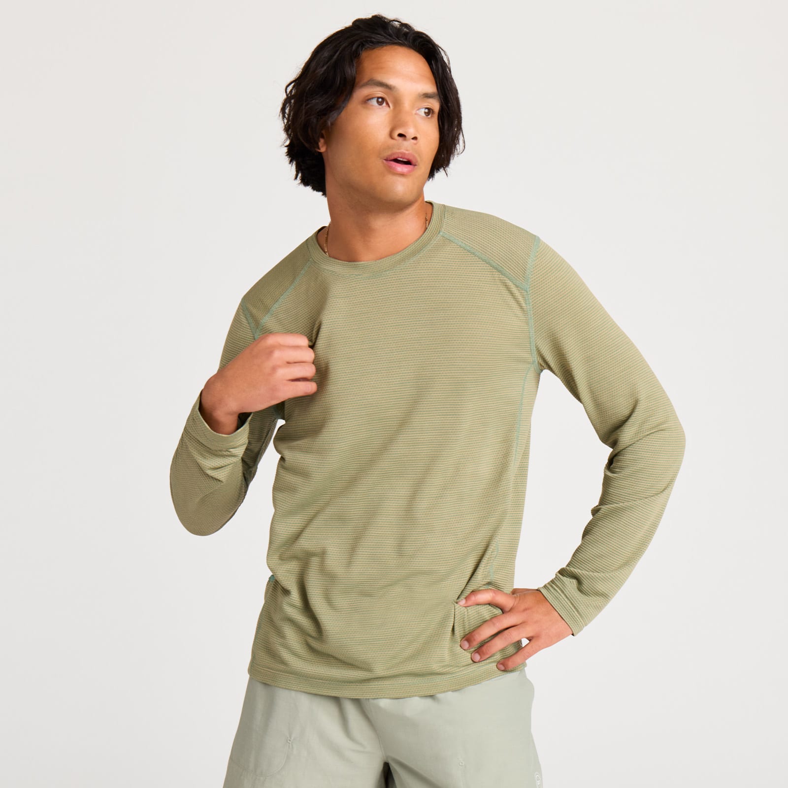 Q3-CL-Perforam-Appareal-RunTee-LS-Male-HazyCargo-01