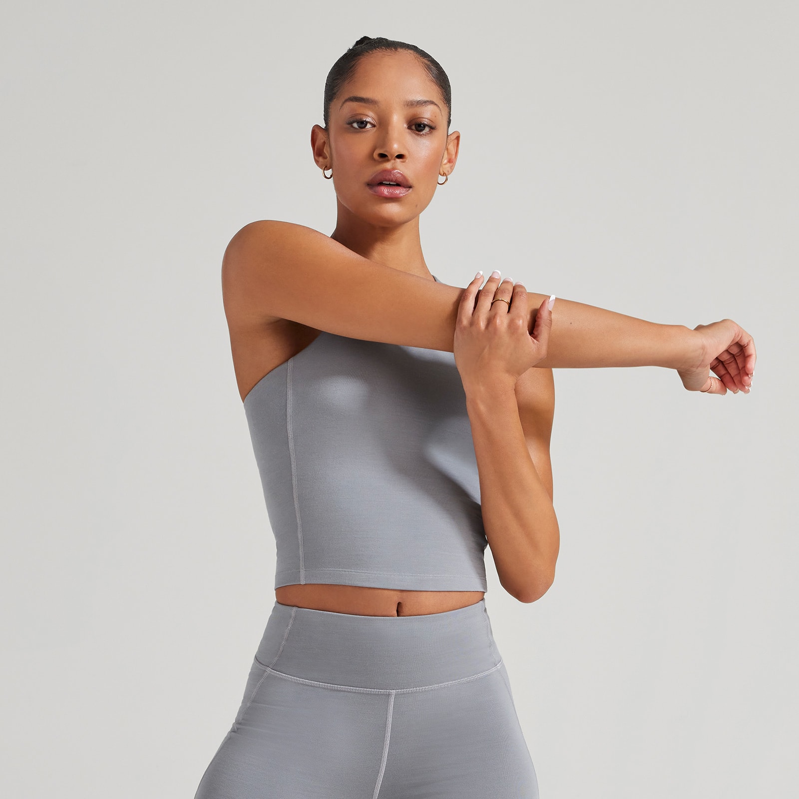 21Q3 perform-apparel custom-collection-page-crops-W 1600x1600 16