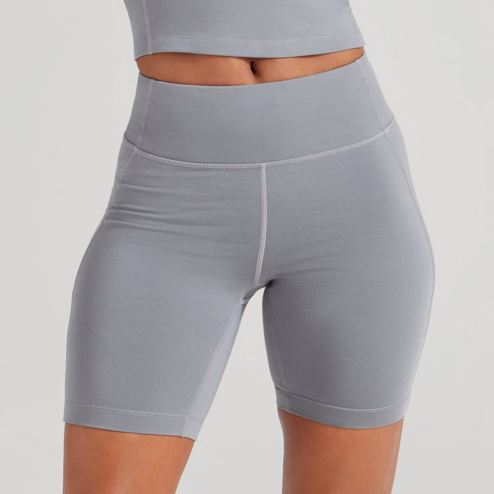 21Q3 perform-apparel custom-collection-page-crops-W 1600x1600 12