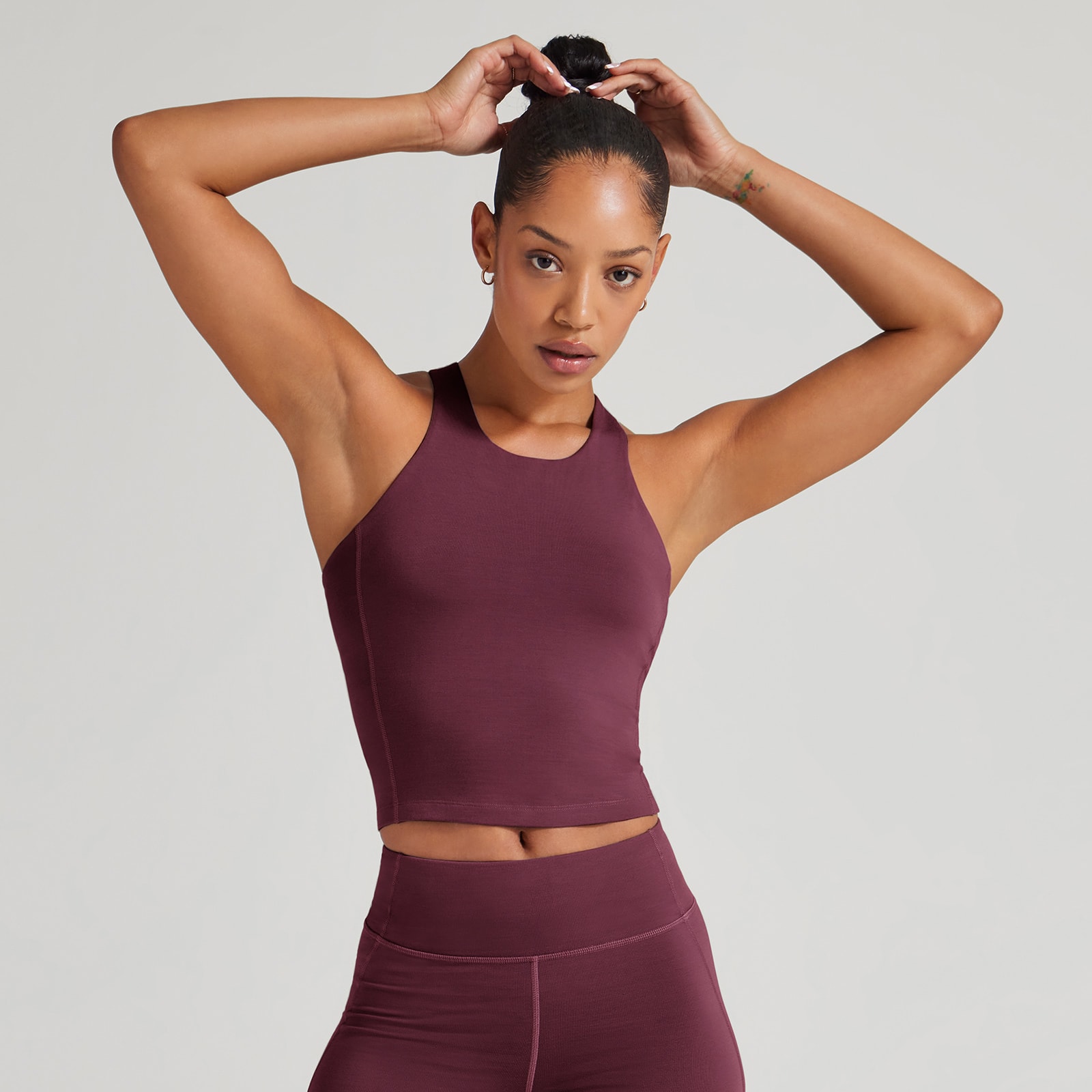 21Q3 perform-apparel custom-collection-page-crops-W 1600x1600 14